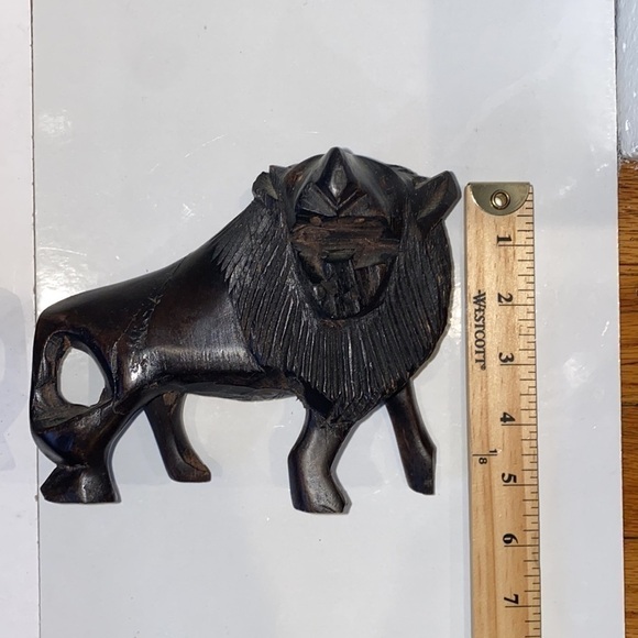 Two hand carved black wooden lions . Made in Africa. - Picture 9 of 9